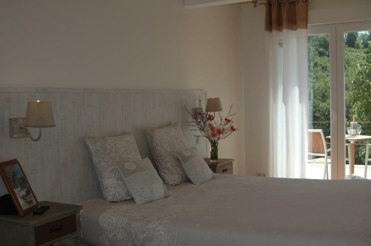 Les Jardins De Soulane B&B - Adults Only Belcastel-et-Buc Eksteriør billede
